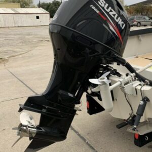 2016 Suzuki 200Hp Four stroke 25” Outboard Motor
